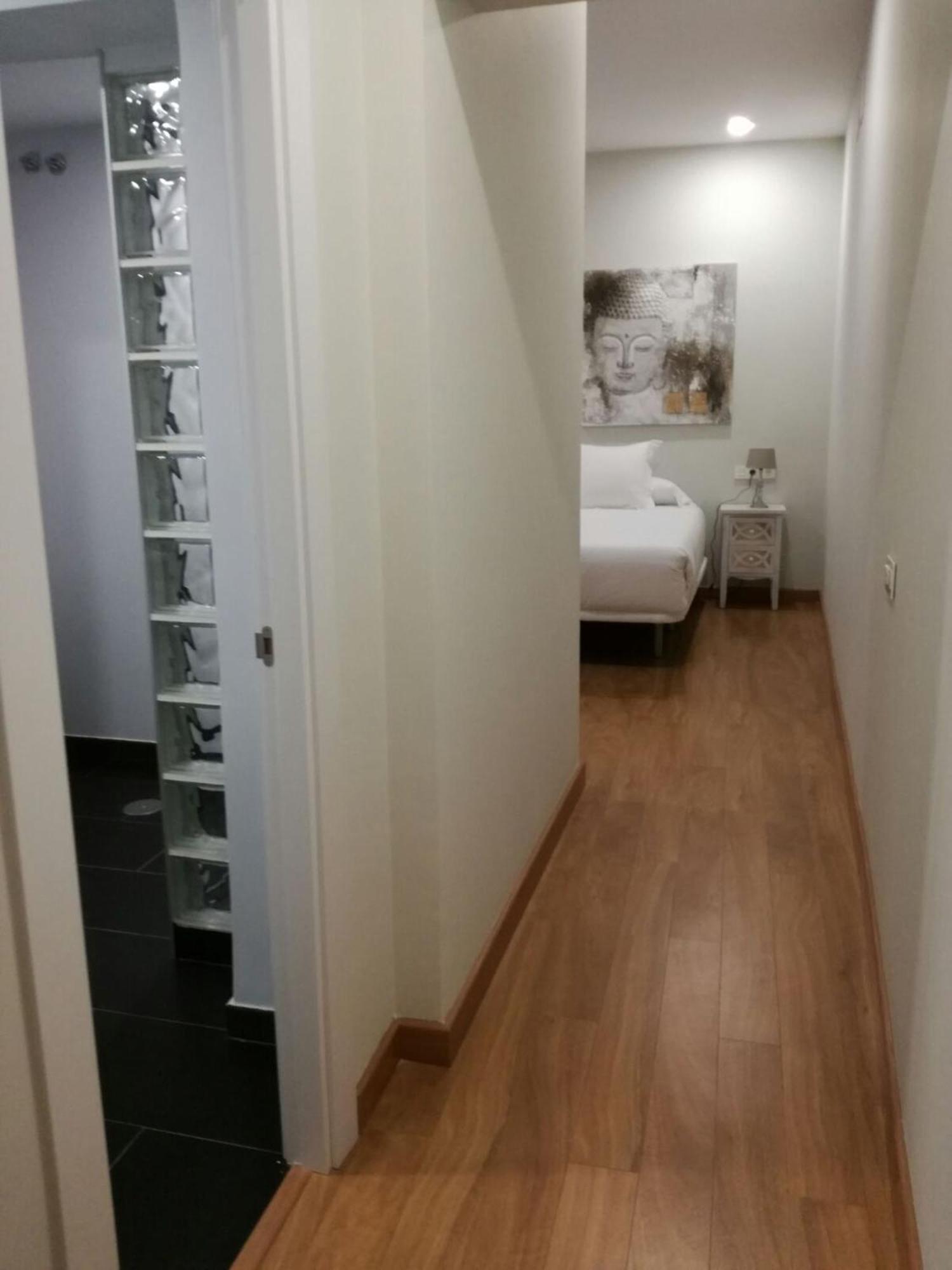 Los Amigos Vip Rooms มาดริด ภายนอก รูปภาพ