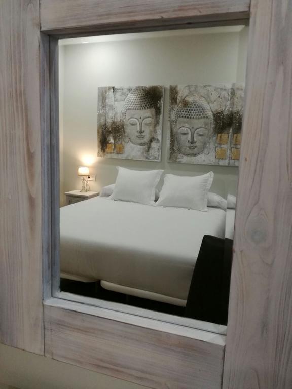 Los Amigos Vip Rooms มาดริด ภายนอก รูปภาพ