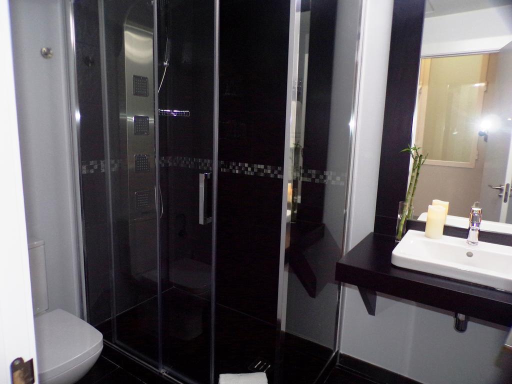 Los Amigos Vip Rooms มาดริด ภายนอก รูปภาพ