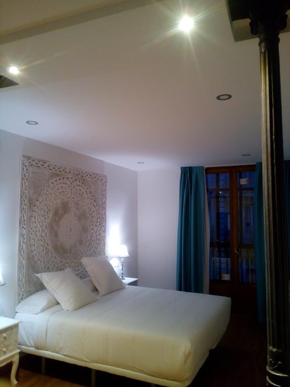 Los Amigos Vip Rooms มาดริด ภายนอก รูปภาพ