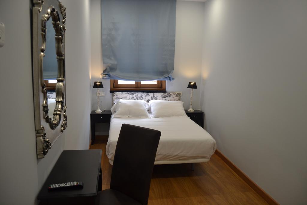 Los Amigos Vip Rooms มาดริด ภายนอก รูปภาพ