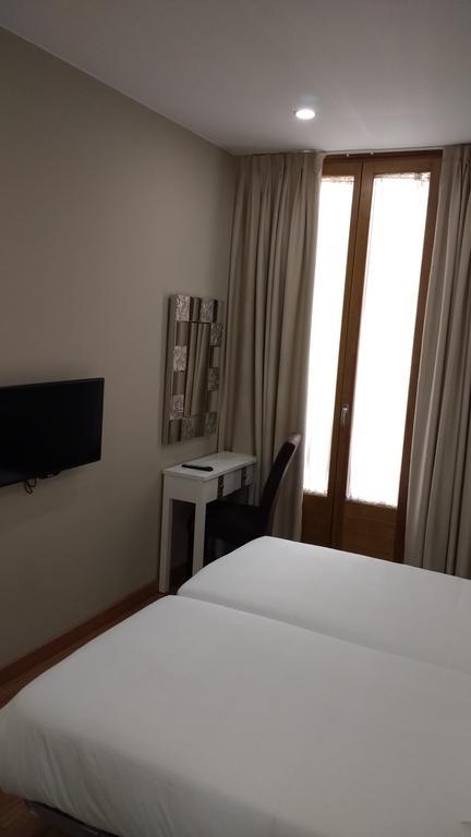 Los Amigos Vip Rooms มาดริด ภายนอก รูปภาพ