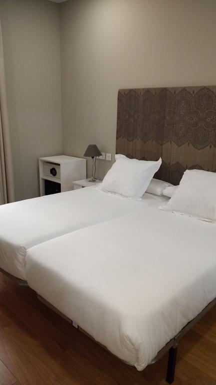 Los Amigos Vip Rooms มาดริด ภายนอก รูปภาพ